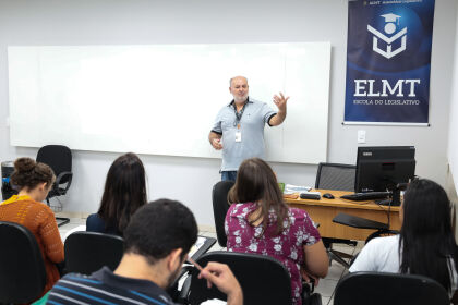 Escola do Legislativo está com inscrições abertas para cursos  de Acordo Ortográfico, Redação Oficial e proficiência em Espanhol