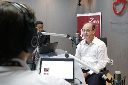 Rádio Assembleia entrevista o deputado Dr. Eugênio