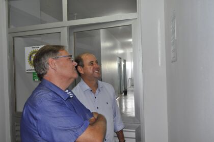 Dr. Eugênio e secretario de saúde visitam hospital regional de Água Boa