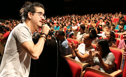 Stand up comedy com Afonso Padilha lota o Zulmira Canavarros
