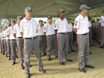 Deputados participam hoje de audiência para discutir implantação de escola militar em Juína