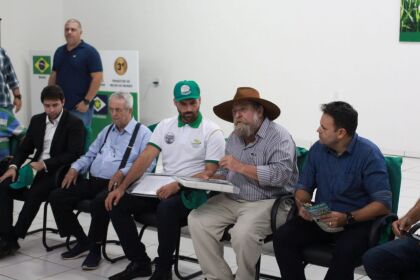 Delegado Claudinei alerta Eduardo Bolsonaro sobre a atuação de facções criminosas na fronteira Mato Grosso - Bolívia