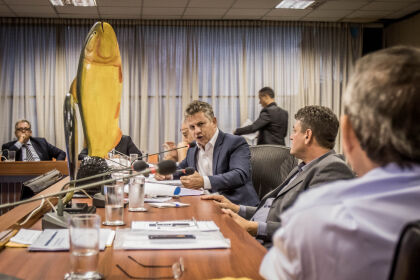 Valmir Moretto, prefeito e vereadores de Cáceres se reúnem com governador para discutir ZPE