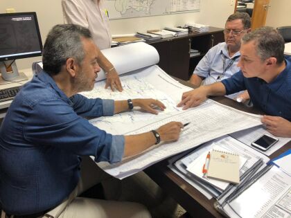 Faissal busca solução para a retomada da obra entre Torixoréu e Pontal do Araguaia
