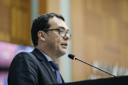 Lúdio Cabral propõe anular decreto do governo que dificulta licença-prêmio