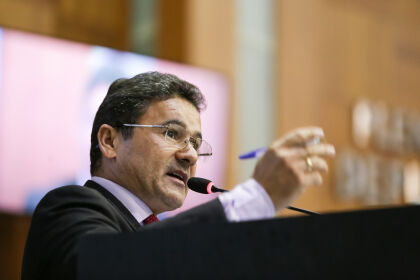 Deputado João Batista critica condições do Cermac e apresenta requerimento ao governo