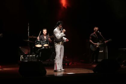 Teatro do Cerrado recebe Show Tributo a Elvis