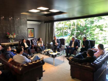 Presidente Janaina Riva, deputados e governador discutem sobre educação em Mato Grosso