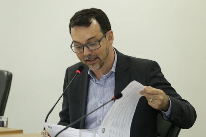 CCJR aprova PEC de Lúdio Cabral que revoga teto de gastos