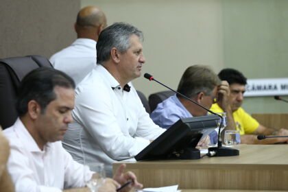 Reunião após visitas técnicas da comissão de saúde a hospitais de Sinop