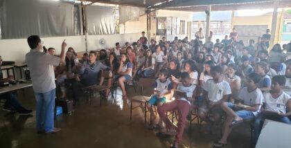 Deputado Dr. Gimenez promove "Projeto Combate ao Bullying" em São José dos Quatro Marcos