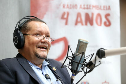 Edwardes Quintiliano é "radialista por um dia" na Rádio AL