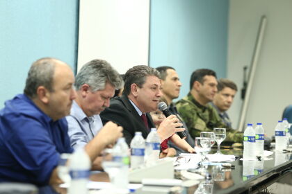 Deputado Valmir Moretto entrega Moções de Congratulações à personalidades da área da segurança pública em Pontes e Lacerda