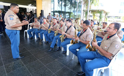 Banda do Corpo de Bombeiros se apresenta na ALMT em comemoração ao Dia da Independência do Brasil
