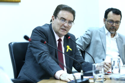 Dos 51 projetos de lei apresentados neste ano, praticamente um por semana (em 11 meses), 32 foram para a área da saúde