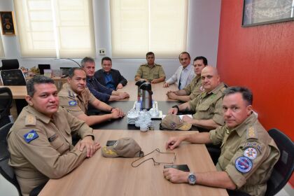 Presidente e deputados visitam Comando Geral do Corpo de Bombeiros