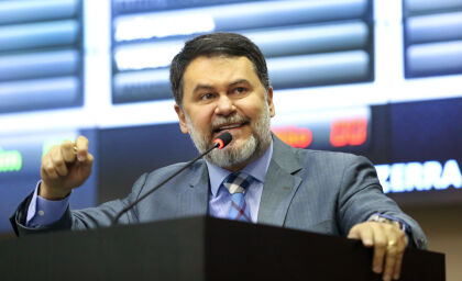 Deputado Oscar Bezerra apresentou indicação em sessão plenária