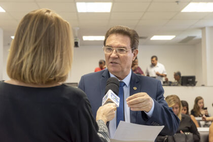 Dr. Gimenez lembrou que, nos últimos 50 anos, houve um avanço das mulheres em todos os espaços sociais, mas que todo esse esforço vem afetando principalmente a saúde delas