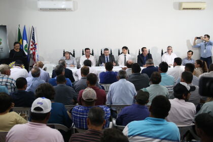 Produtores acompanharam atentos explicações e debates na Audiência Pública