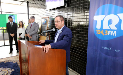 Deputado Eduardo Botelho participa da solenidade de inauguração da Rádio TRT FM