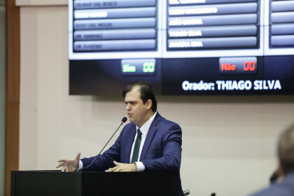 Thiago discursa na AL