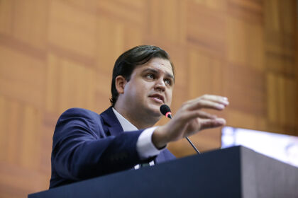 Thiago discursa na AL-MT