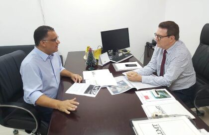 Deputado esteve em reunião com o secretário de Agricultura Familiar, Silvano Amaral, para tratar de ações e investimentos na região oeste