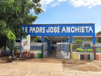 Escola de Lambari D'Oeste aguarda há mais de 18 anos pela benfeitoria nos banheiros, que atenderão mais 600 alunos nos três períodos