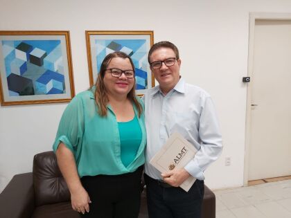 Secretária Marioneide Kliemaschewsk garantiu celeridade nas demandas do deputado Dr. Gimenez