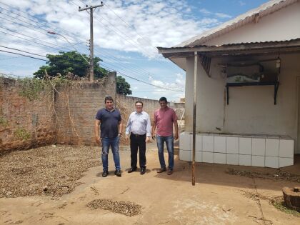 Deputado Dr. Gimenez visitou a escola que apresenta telhado com infiltração, instalação elétrica precária, pintura antiga e muitos outros problemas