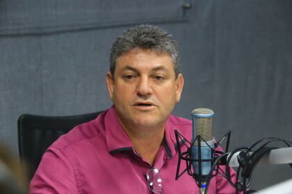 Rádio Assembleia entrevista o deputado Valmir Moretto