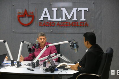 Rádio Assembleia entrevista o deputado Valmir Moretto