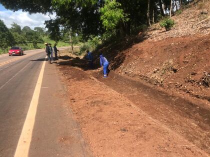 Equipe desde a semana passada está trabalhando em operação emergencial de tapa-buracos e limpeza dos acostamentos dos trechos prioritários