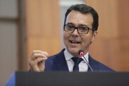 "CCJR aprova reforma da Previdência pior que a federal", contesta Lúdio Cabral