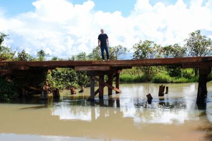 Dr. Eugênio percorre estradas e municípios do Araguaia