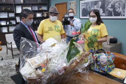 Deputado João Batista promove entrega de cestas da agricultura familiar