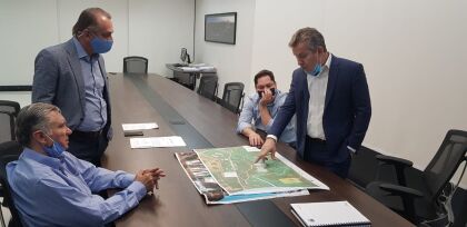 O projeto do parque foi elaborado pelo arquiteto e urbanista Antônio Carlos Cândia