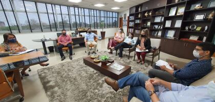 Presidente Eduardo Botelho recebe representantes da Seduc para discutir TV Escola