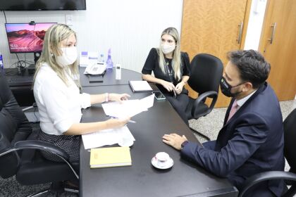 Deputado Delegado Claudinei se reuniu com representantes da SES-MT