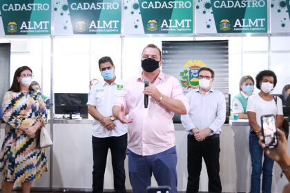 Ônibus e corujão da vacina: Cuiabá adere a sugestões de Max Russi