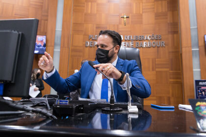 Delegado Claudinei exige os esclarecimentos do secretário-chefe da Casa Civil na AL de forma presencial ou remota