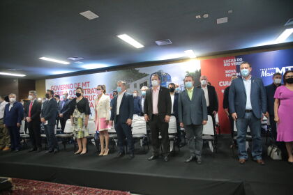 O deputado citou a Proposta de Emenda à Constituição 16/2020, que criou a possibilidade de que o governo pudesse construir e explorar, de forma direta, a malha ferroviária no estado. 