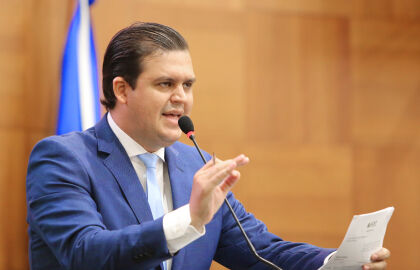 Thiago na plenária da AL