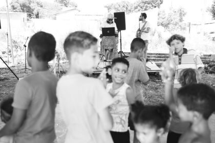 Ação de dia das crianças no bairro Nova Vitória com participação de Creonças, promovido pela Assembleia Social