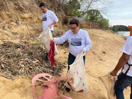 Deputado Dr. Gimenez participa de mutirão da limpeza no Rio Paraguai