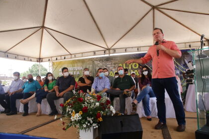 Max Russi articula e centro de convivência é entregue em Alto Araguaia