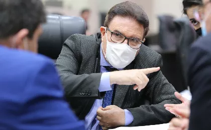 Dr. Gimenez pontua que além da questão ambiental, a erradicação da pobreza e da fome devem ser prioridade do estado