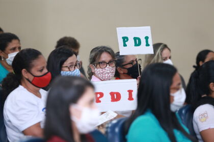 Técnicos de Desenvolvimento Infantil (TDI) lutam para serem reconhecidos como Professores de Desenvolvimento Infantil (PDI).