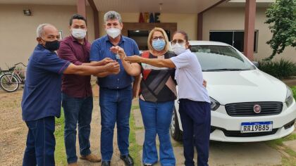 APAEs de 8 cidades compram carros novos com emendas do deputado Valmir Moretto