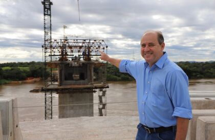Deputado Dr. Eugênio fiscaliza as obras da ponte que vai ligar Mato Grosso a Goiás, por meio dos municípios de Cocalinho (MT) e Nova Nazaré (GO)